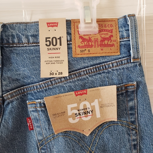 Levi's 501 skinny jeans distressed raw hem button fly size 30x28 NWT - Picture 9 of 9